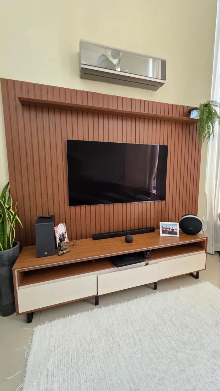 Painel com rack semi novo 