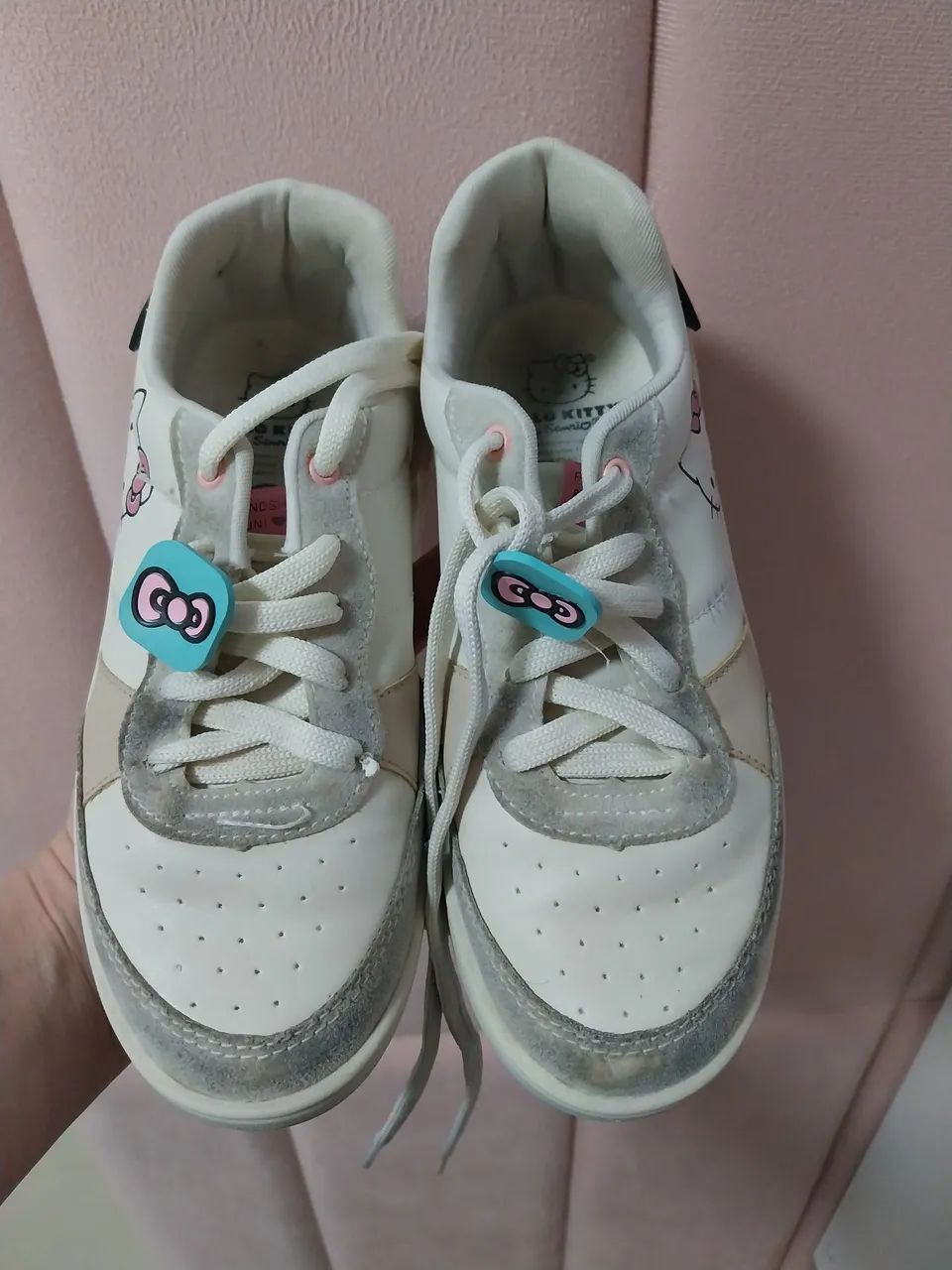 Vendo tênis da Hello Kitty (Semi-novo) - Foto 3