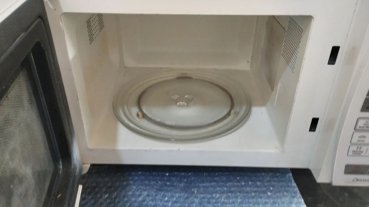 Micro-ondas Panasonic 21 litros - Foto 2