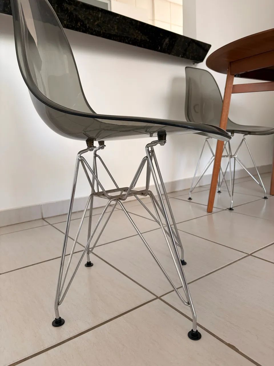 3 Cadeiras estilo mid century/ Eiffel por Eames  - Foto 2