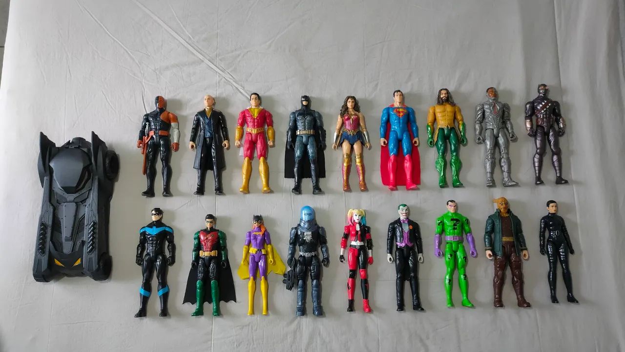 Escolha seu trio de bonecos Batman DC