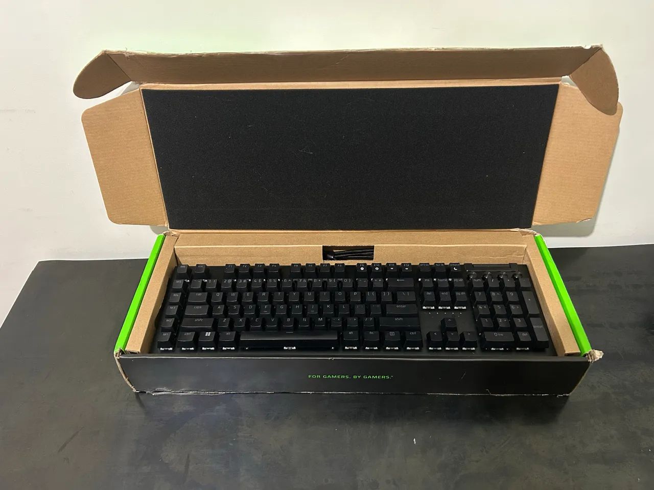 Teclado mecânico Razer Blackwidow v4 - Foto 4