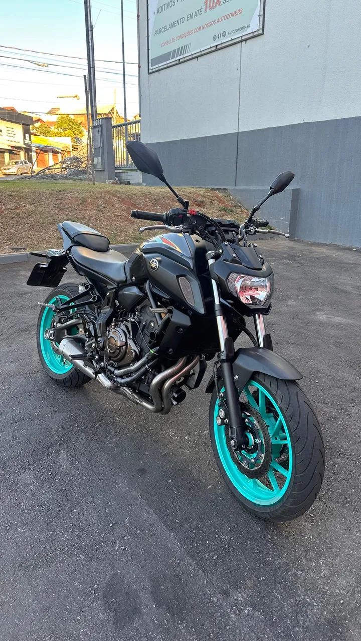 YAMAHA MT 07 2024  - Foto 3