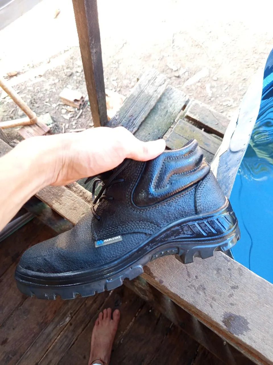 Vendo botina bico de aço, no tamanho 40  - Foto 5