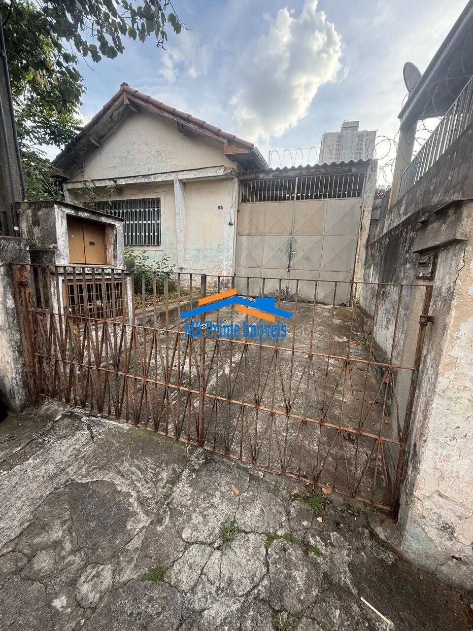 Casa Térrea com 260m² no Rochdale.