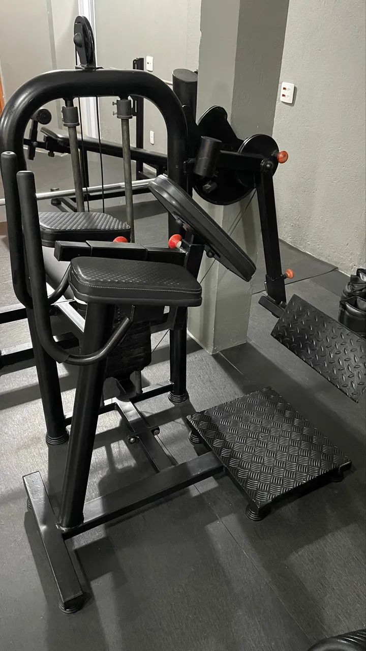Glúteo máquina 