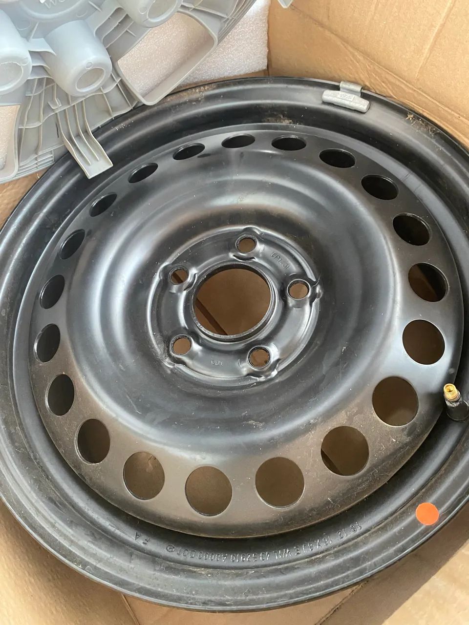 Roda aro 16 novo com calota sem uso - Foto 2