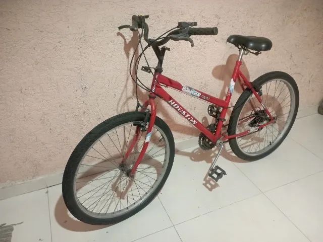Vendo bicicleta aro 26 com marchas  - Foto 2