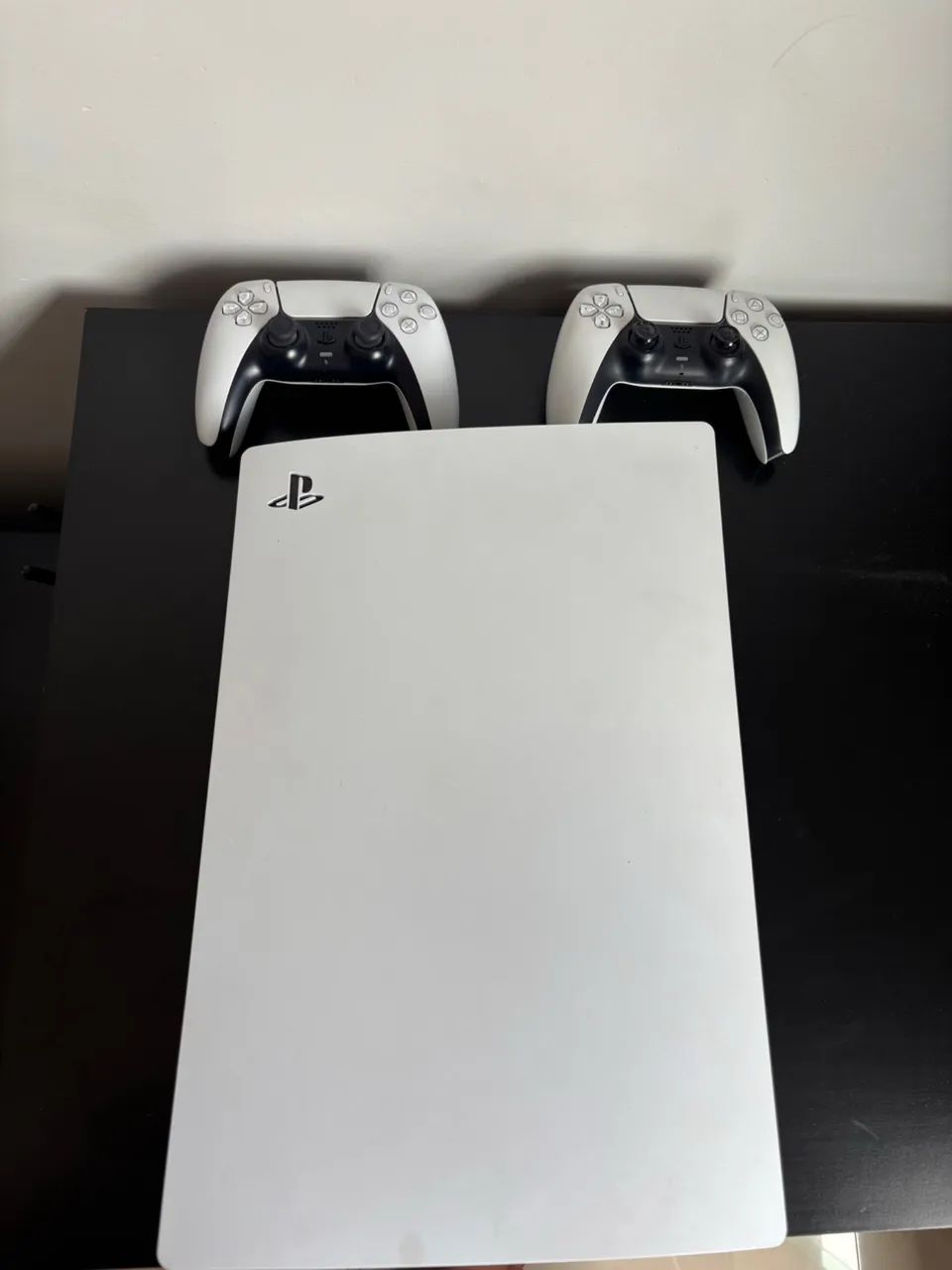 Vendo ps5 com dois controles