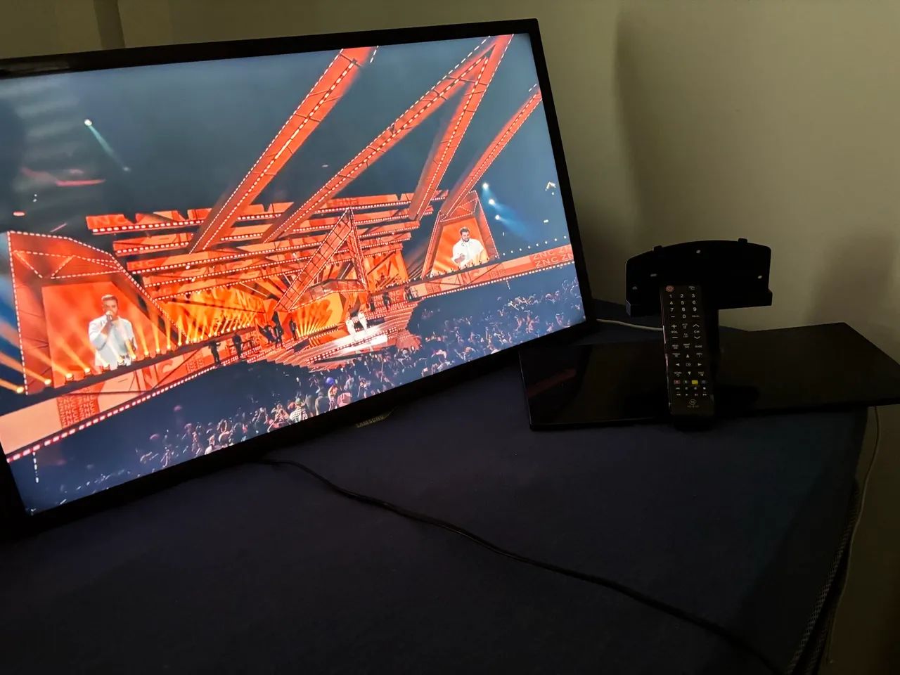 Vendo Tv Samsung Smart 32 polegadas - Foto 4