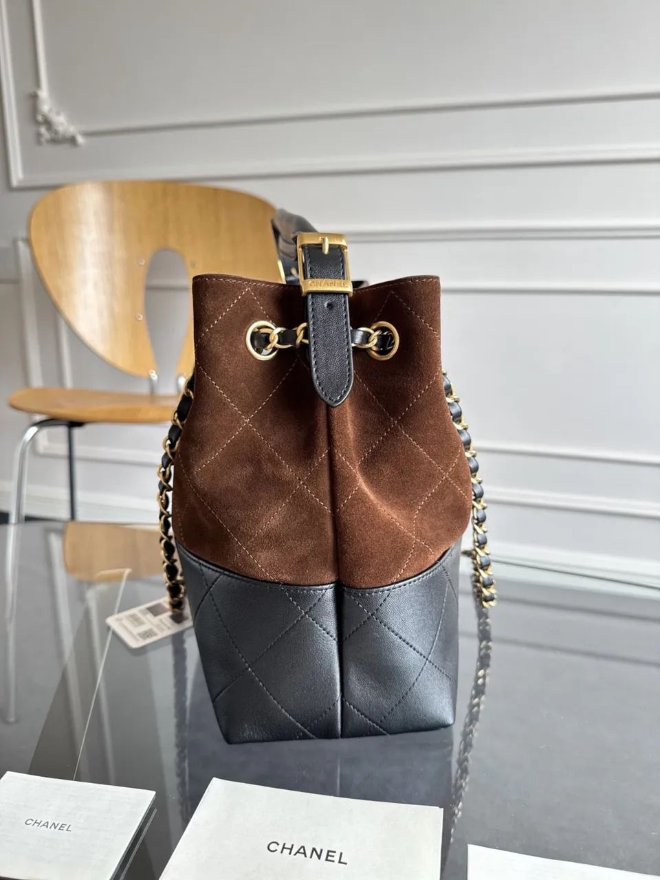 Bolsa Chanel Shopper 25A Camurça - Foto 4