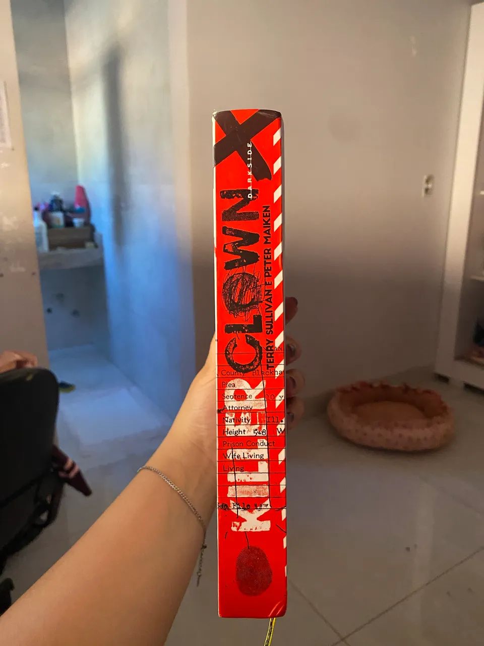 Vendo livro killer clown darkside - Foto 4