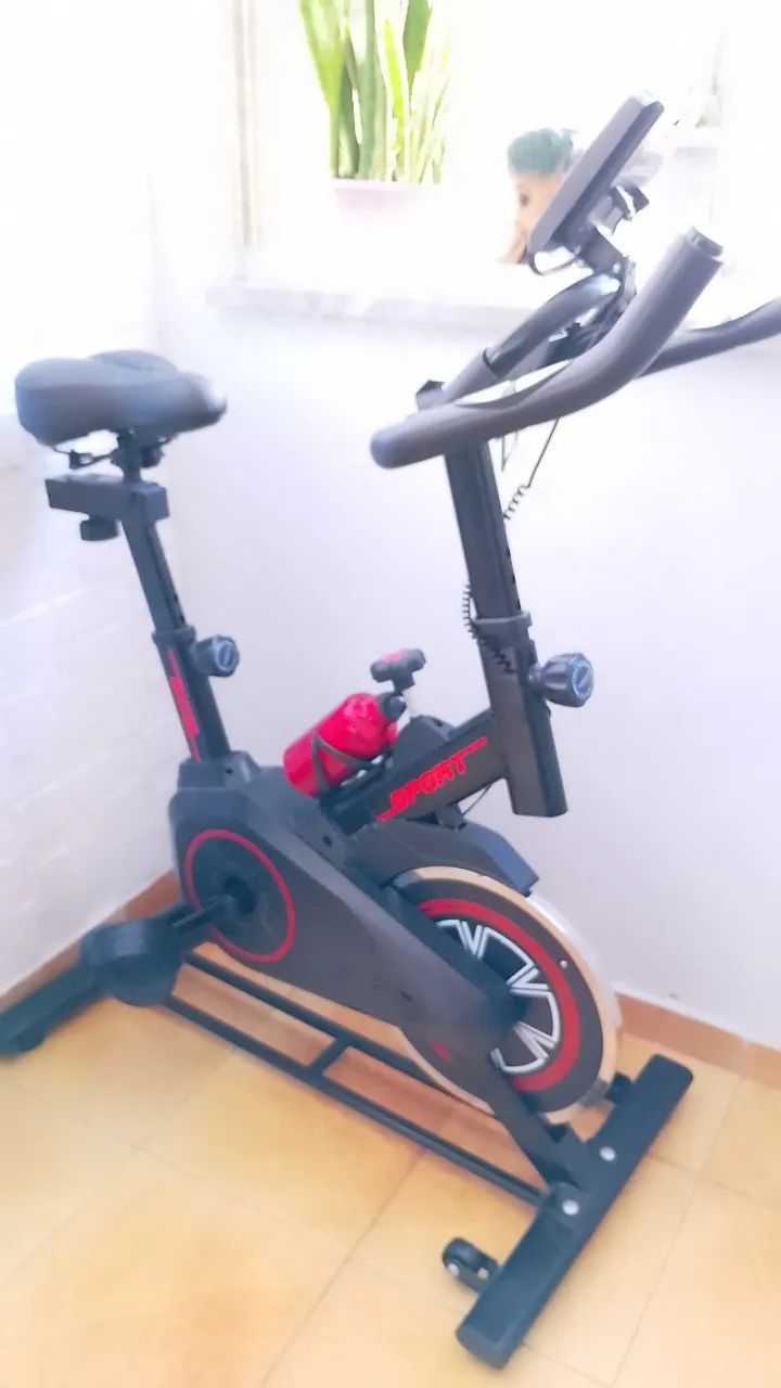 Vende-se bicicleta ergométrica semi nova - Foto 2