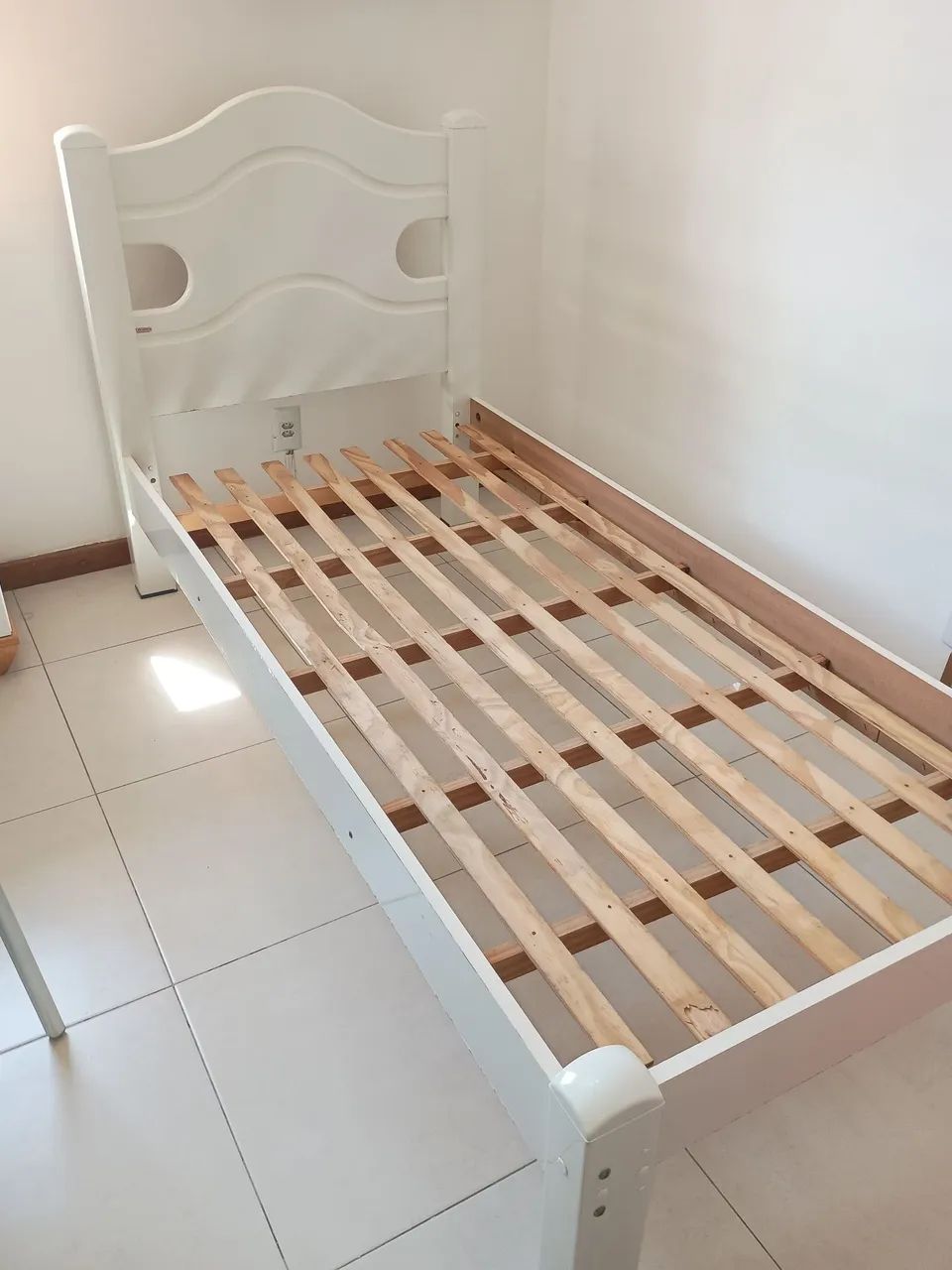 Vendo cama de solteiro em MDF - Foto 2