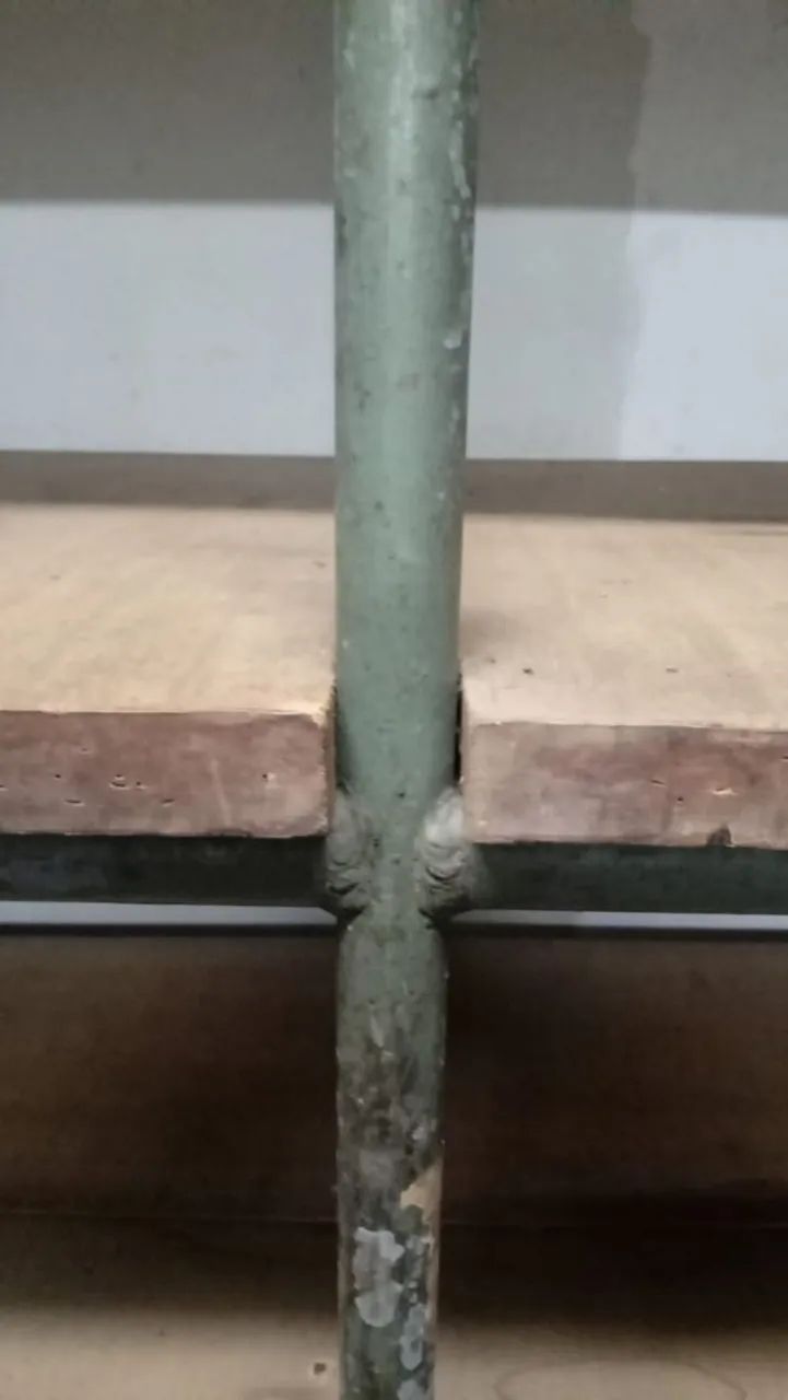 Vendo estante de madeira reforçada - Foto 4