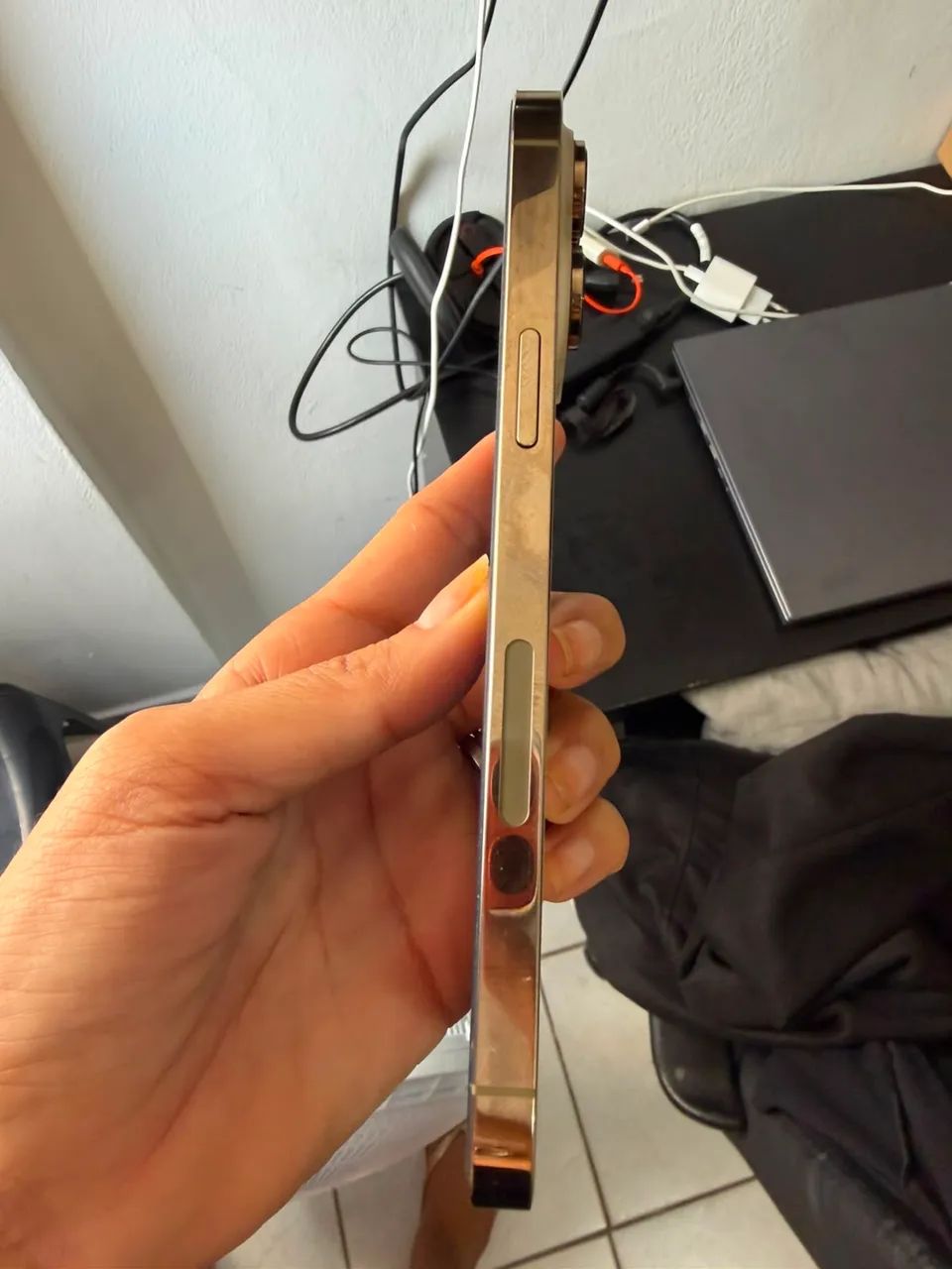 iPhone 14 Pro Max e ganha de brinde o IPhone XR de 128 gigas 