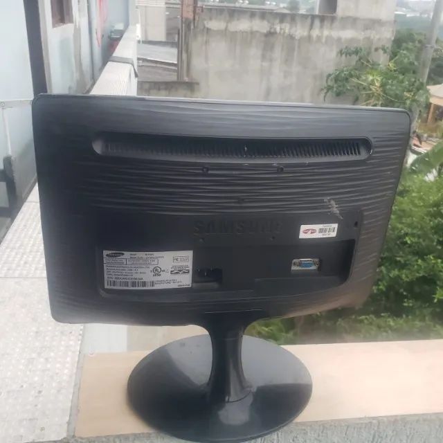 monitores LG Samsung Dell  e um positivo  - Foto 3