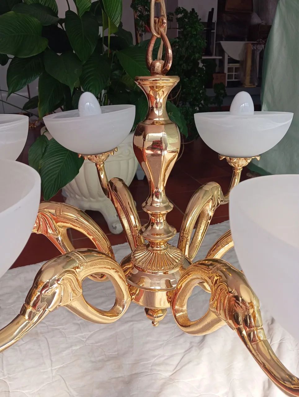 Lustre  clássico Dourado grande  - Foto 2