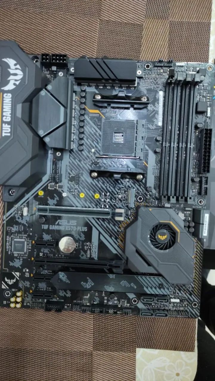 Placa mãe Asus TUF Gaming X570 Plus - Foto 3