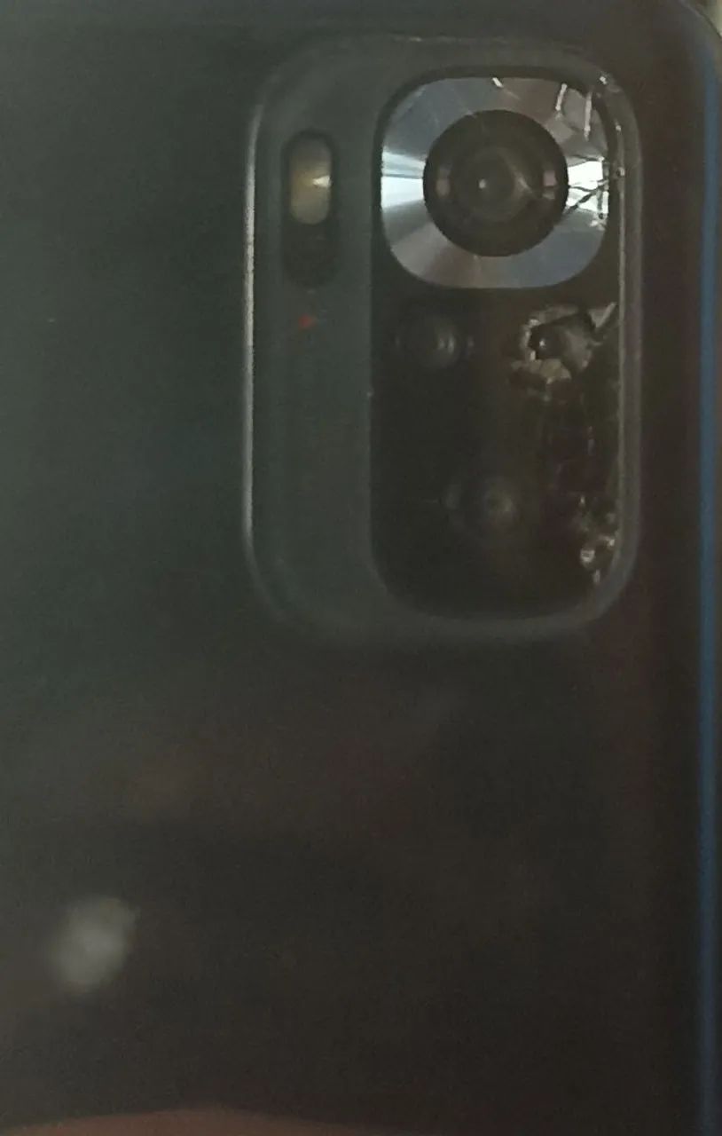 REDMI NOTE 10S 5G COM UM QUEBRADO NA CÂMERA TRASEIRA 