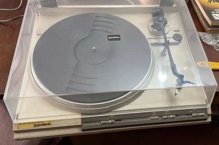 Toca discos Gradiente B-20 Original c/defeito