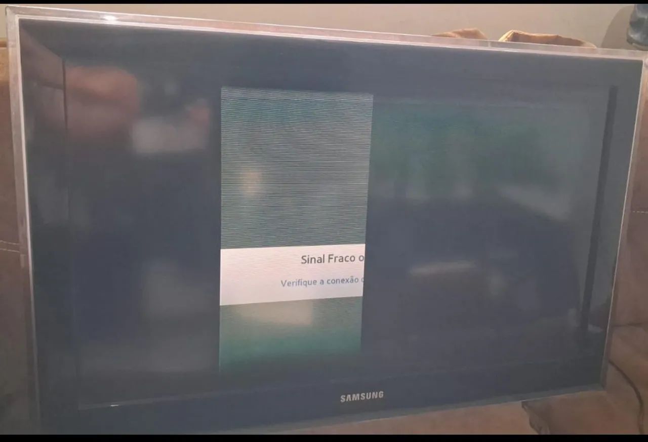 Tv  com defeito leia a descrição 