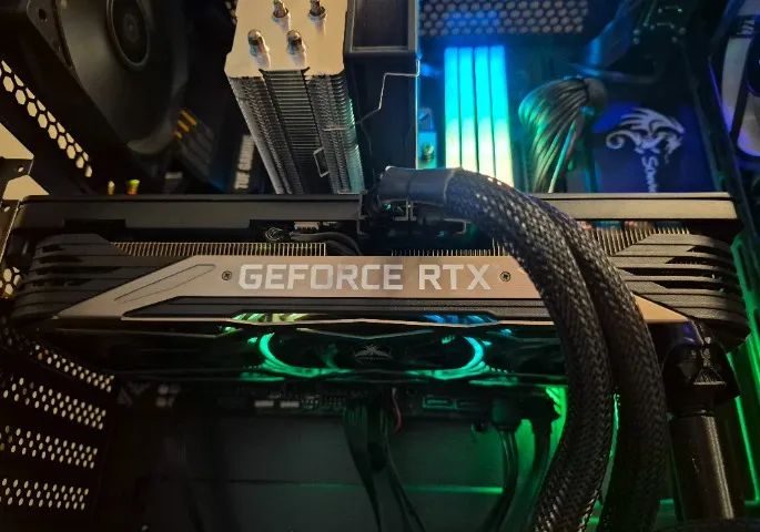 Placa de vídeo Gainward RTX 3070 Ti 8GB Triple Fan LED - Na Caixa!