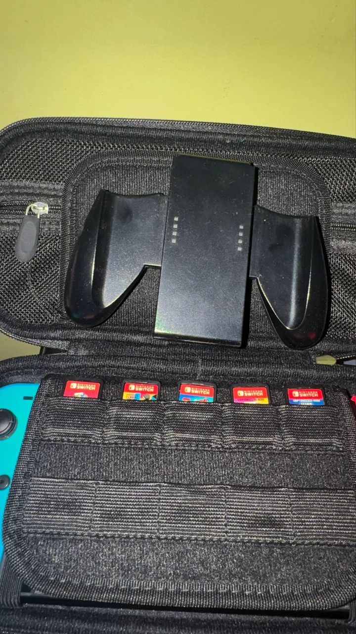 Nintendo Switch + 4 Jogos + Dock + Case + Acessórios - Foto 4