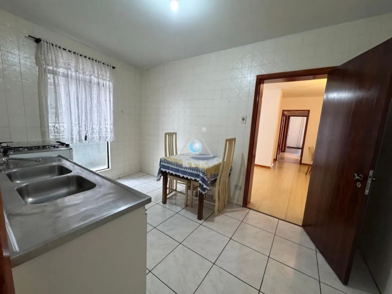 Excelente Apartamento no Centro de Curitiba - Foto 4