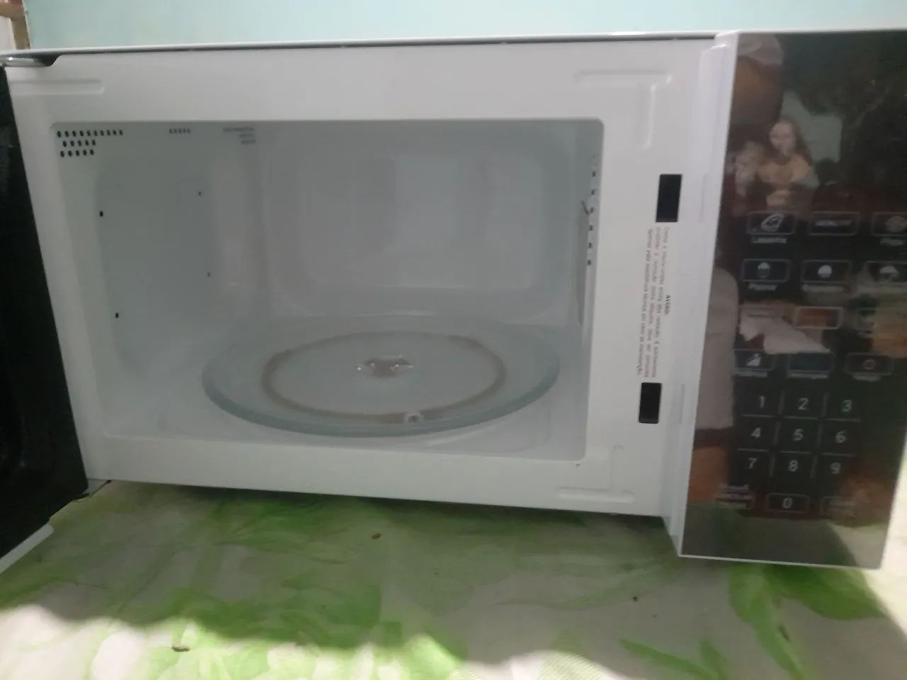 Vende-se micro-ondas 220v  - Foto 3