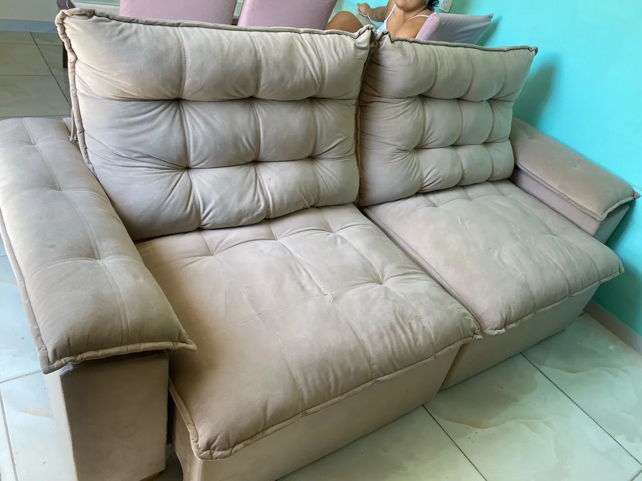Selling a retractable and reclining sofa65578336708227121