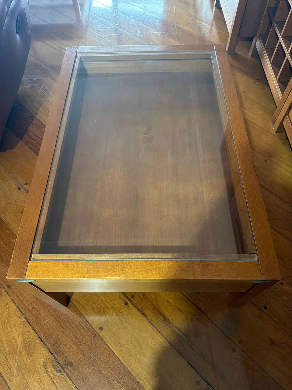 Mesa de Centro Expositora com Vidro Tok Stok Armazém  - Foto 3