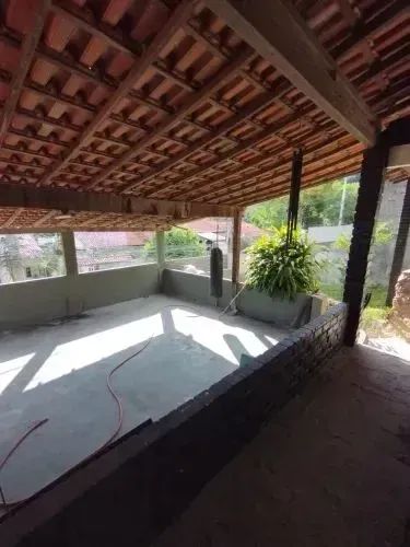 CASA COM 2 QUARTOS EM CAJUEIROS (ITAIPUAÇU)