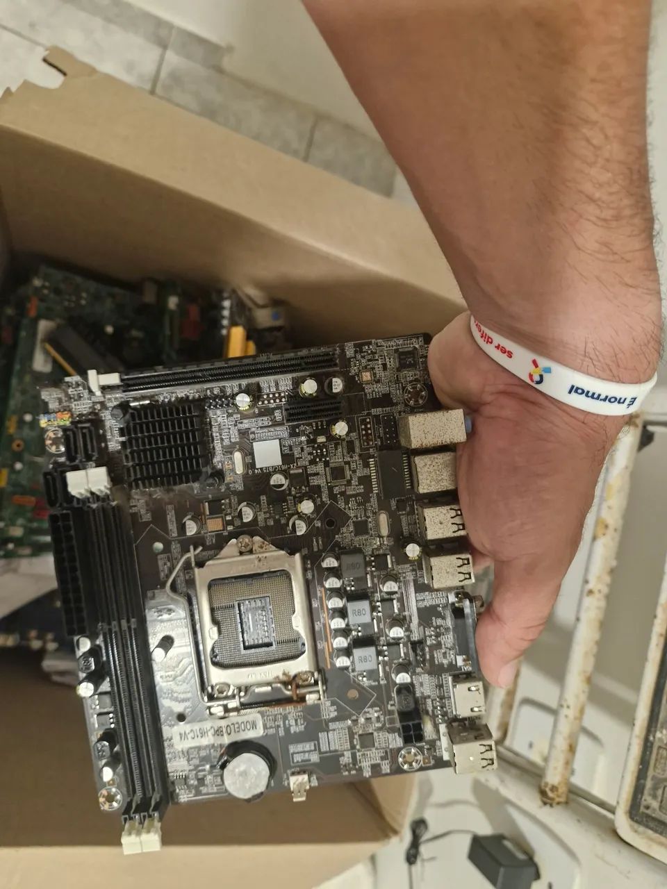 Peças de computadores funcionando  - Foto 3