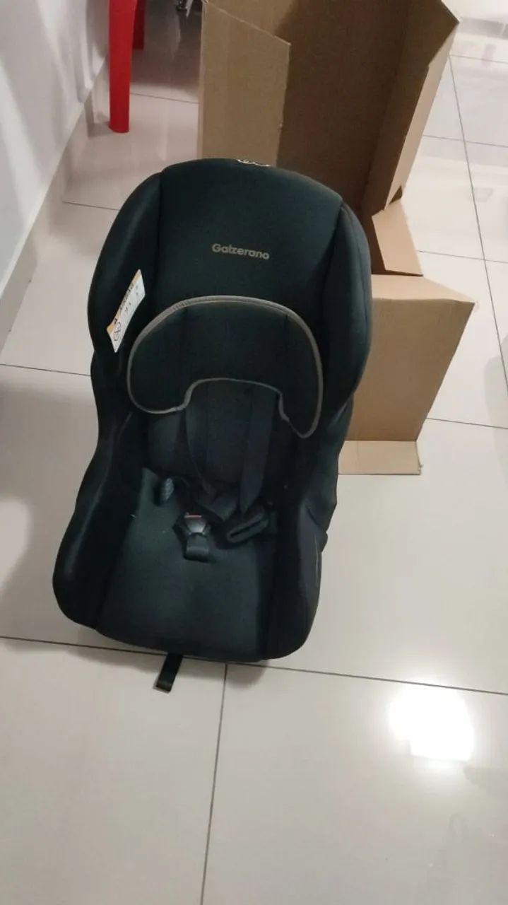 Cadeirão infantil carro