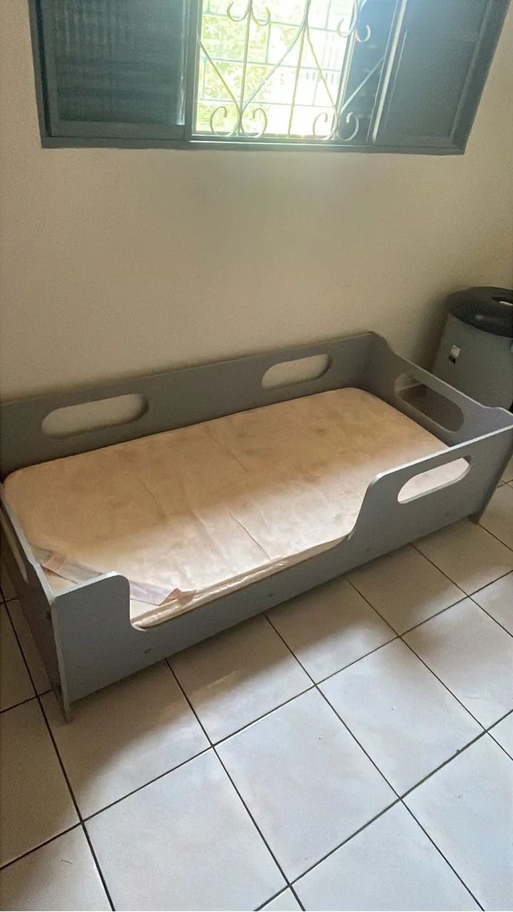 VENDO CAMA INFANTIL EM BOM ESTADO USADA 