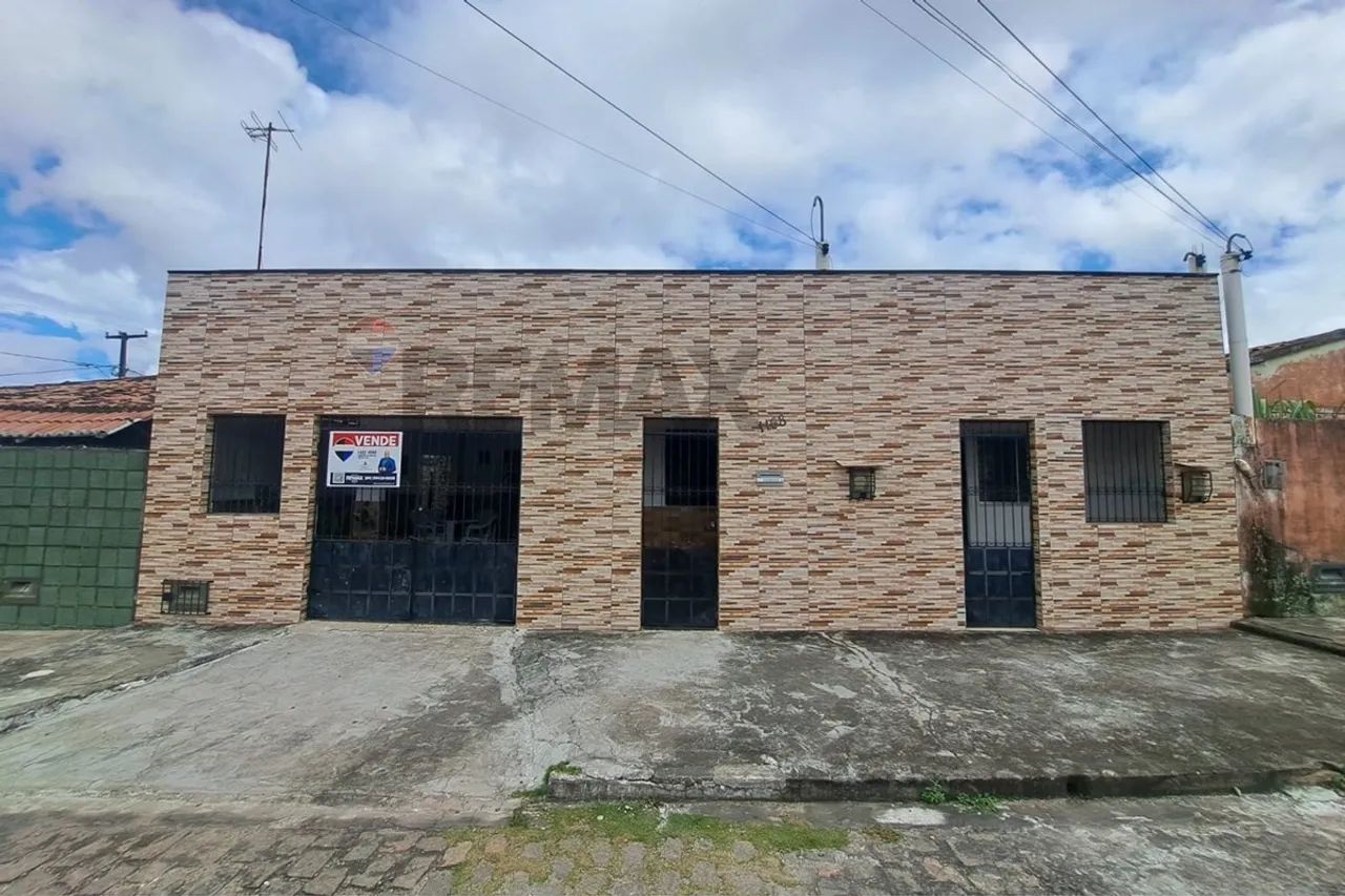 MORE E GERE RENDA! CASA COM 216M² + CASA ANEXA NO CONJUNTO NOVA NATAL