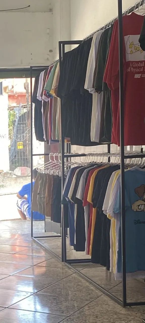 Roupas a preço de custo 