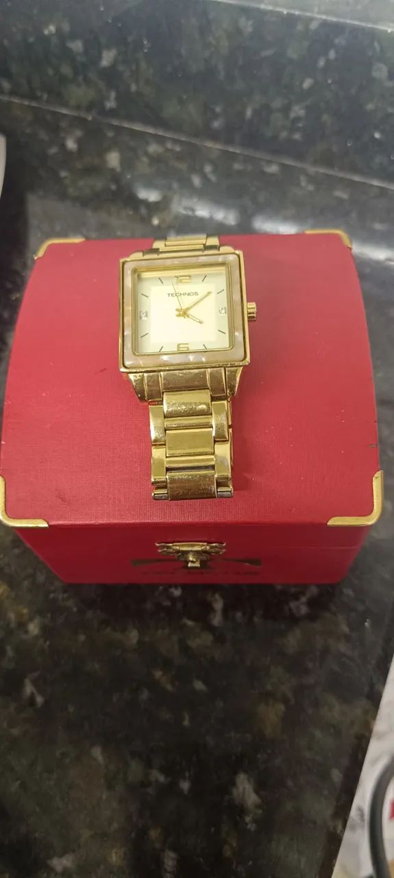 Relógio Technos Feminino (Quadrado/Dourado)