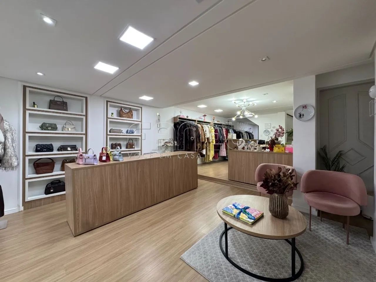 Casa comercial com 3 quartos e vitrine| Jd. Guedala. - Foto 3
