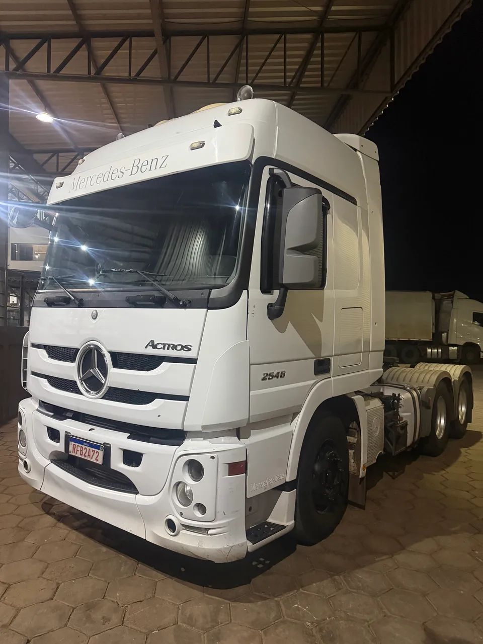 2546 Mercedez  - Foto 2