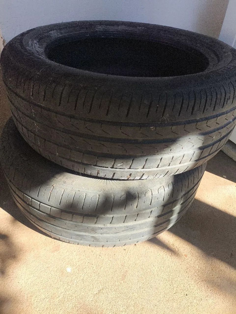 Pneus quase zero, perfil 225/55 - 17.