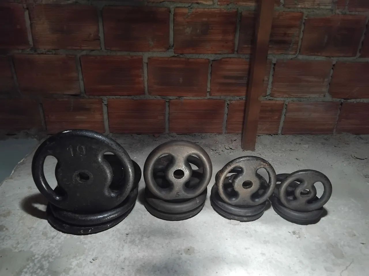 Kit Anilhas, Barras e Banco (Musculação) - Foto 2