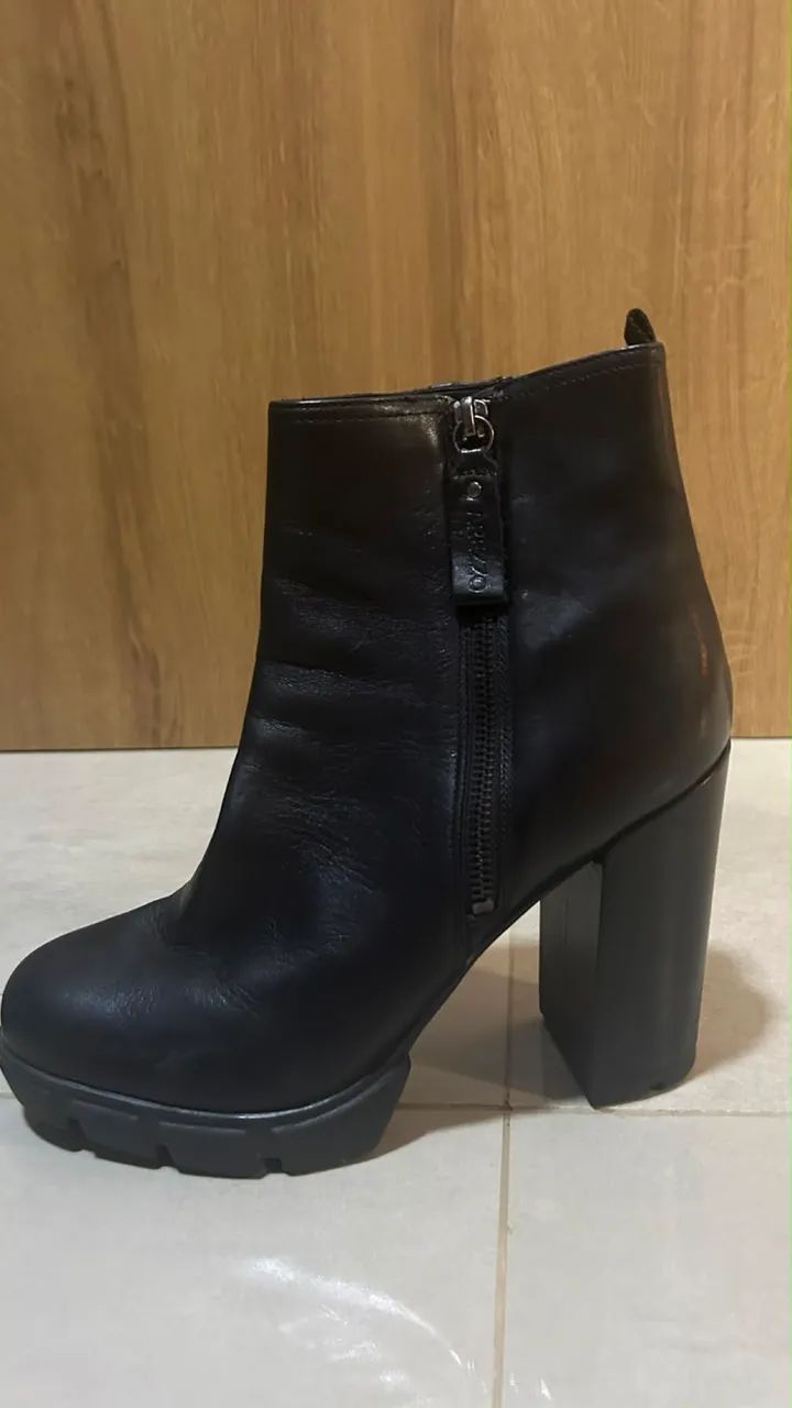 Bota Coturno de Couro Arezzo  - Foto 2