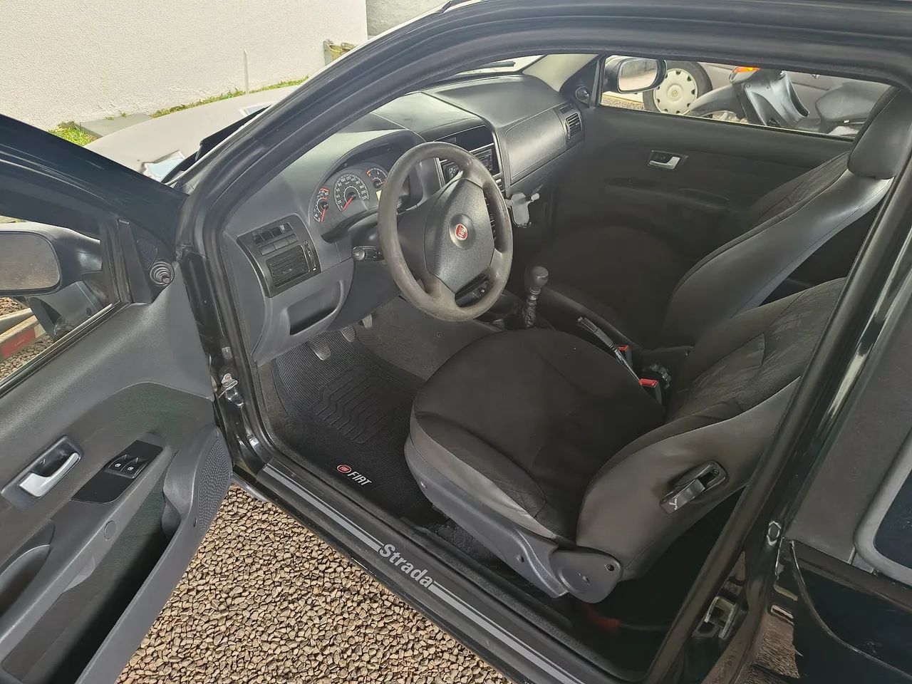 Fiat Strada Working 1.4 MPI Fire Flex 8V CD 2011 - Foto 5