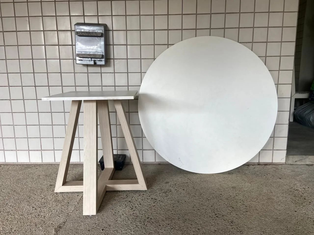 Mesa MDF 1,20 Diâmetro Pouquíssimo uso - Foto 2