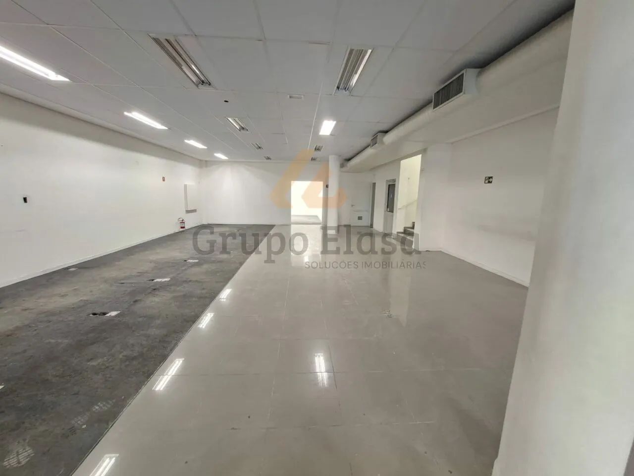 Prédio comercial com 910 metros para locação no bairro Capão Redondo - SP.