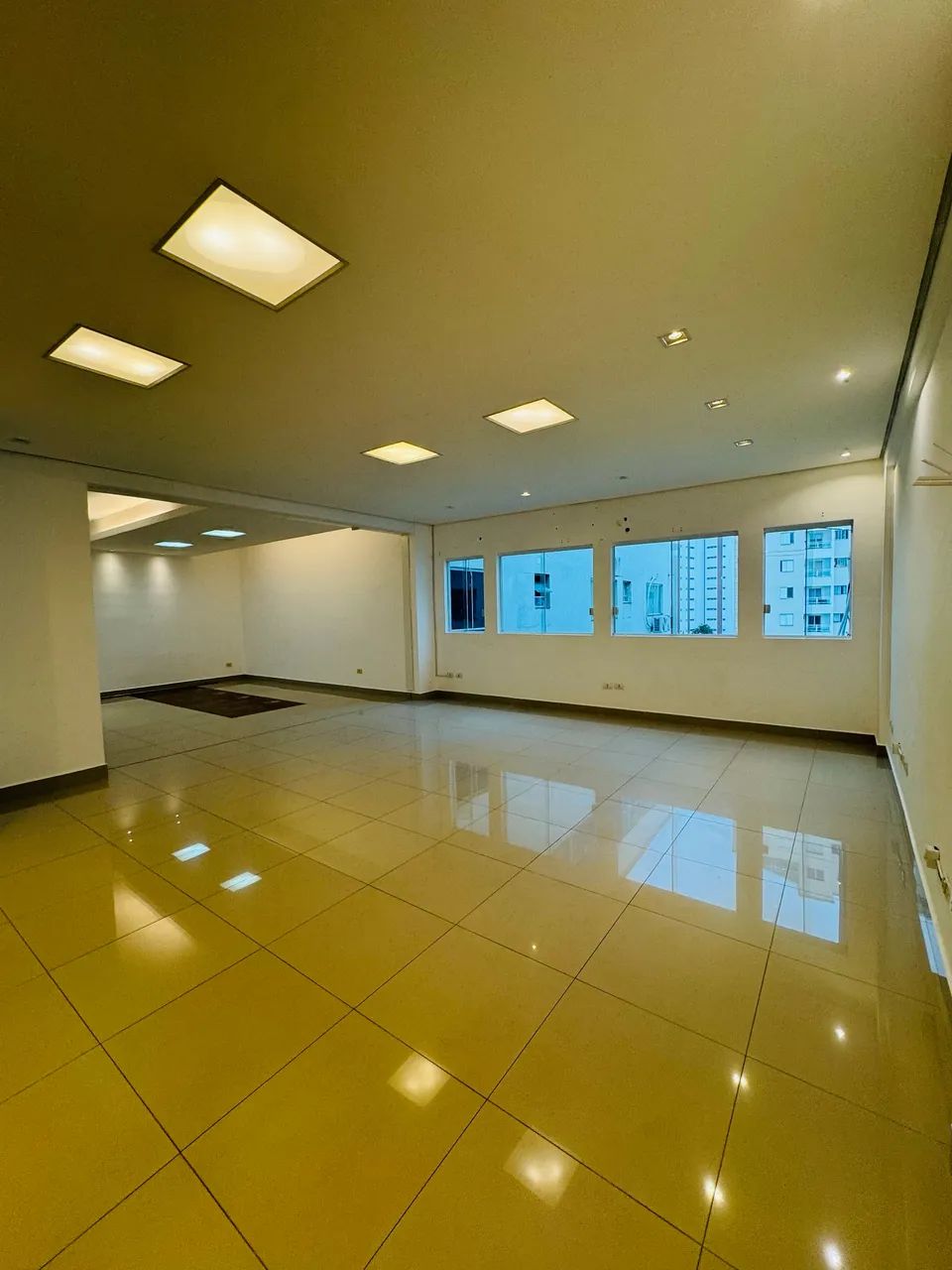Sala comercial Spaço Schneider Taubaté 