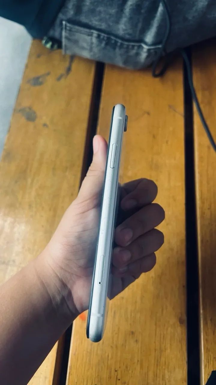 iPhone XR 64GB Branco  - Foto 5