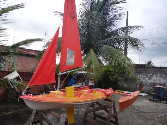 Caiaque a vela Trimaran